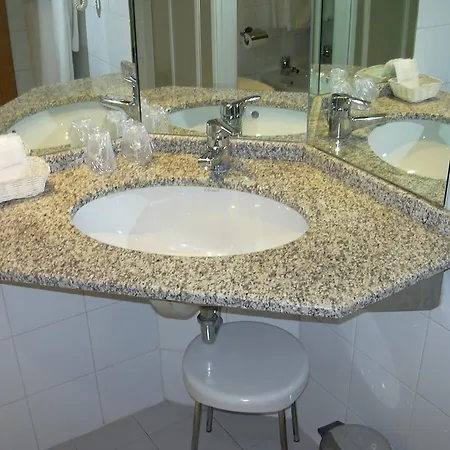 Hotel Maggiora 3*